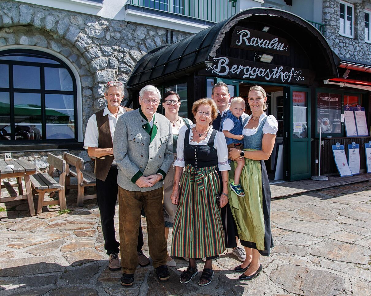 50 Jahre Familie Scharfegger am Raxalm Berggasthof